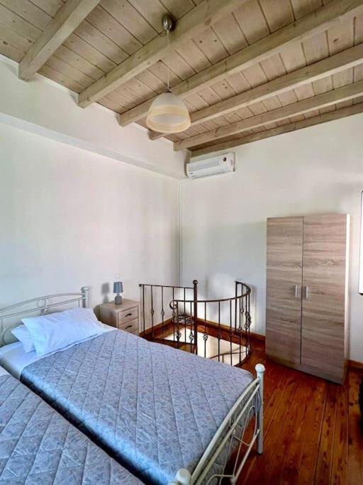 Elia Studio Sokrákion Buitenkant foto